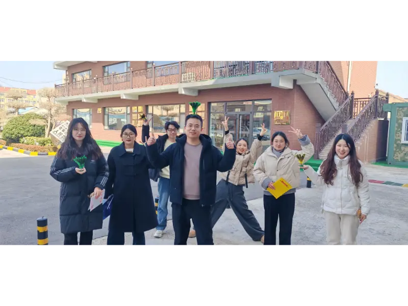 Υπαίθρια στρόφιγγα Maotong που κλωτσάει μετά το μεσημεριανό γεύμα